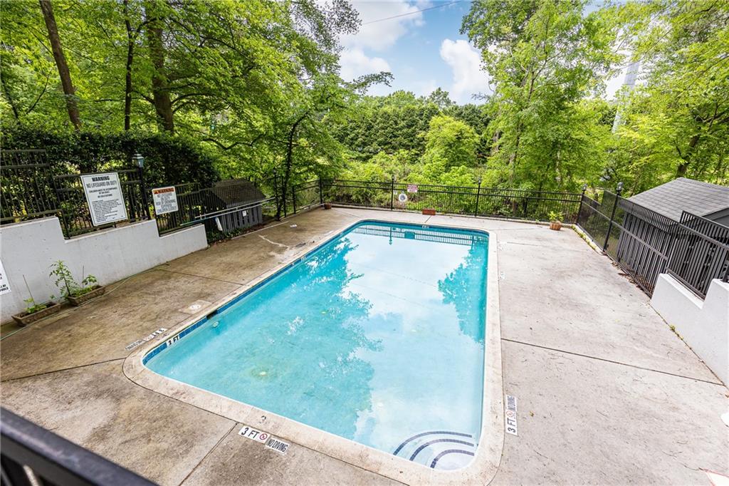 3910 Ashford Lake Court NE