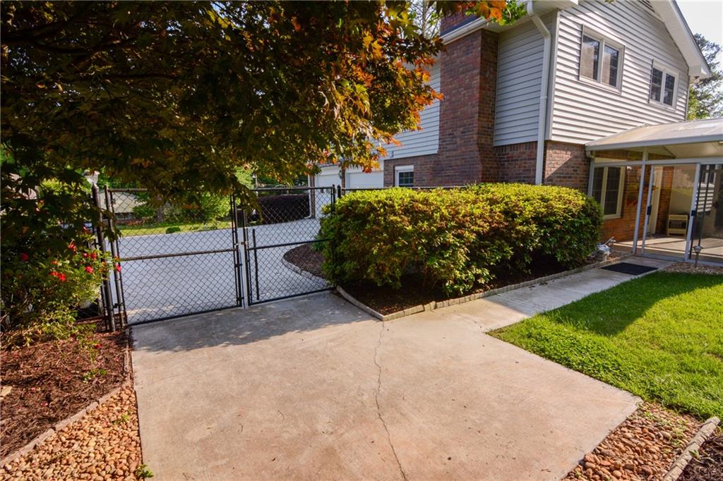 3407 Larch Pine Drive