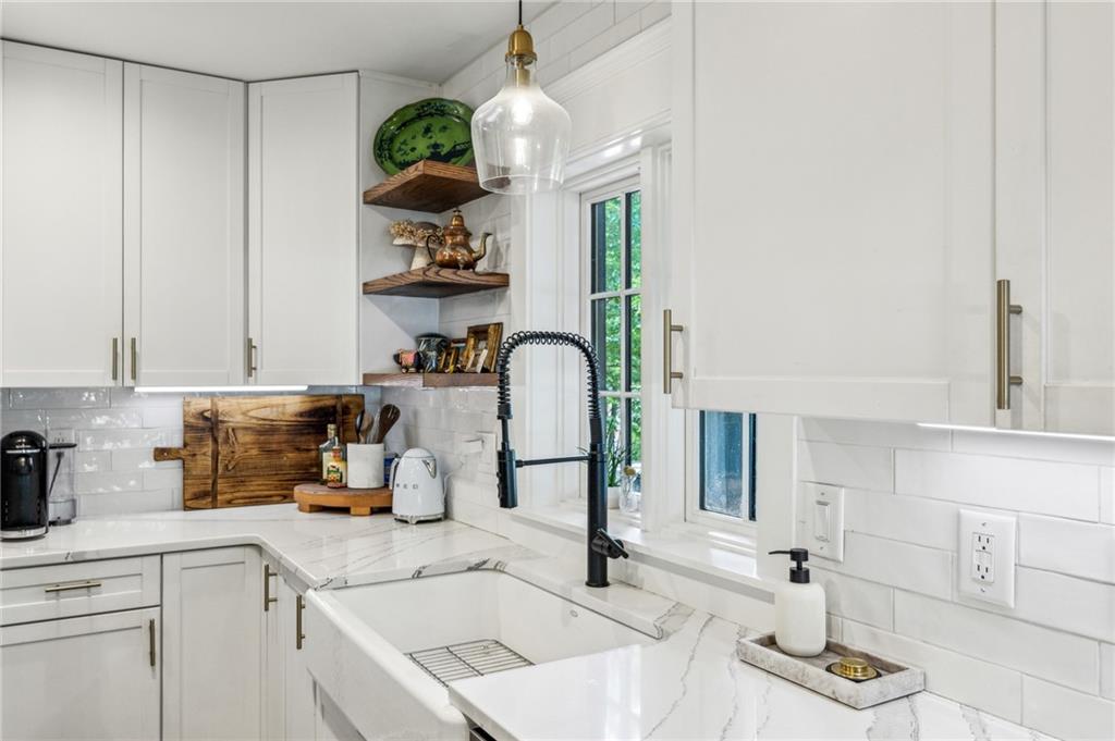 901 United Avenue SE