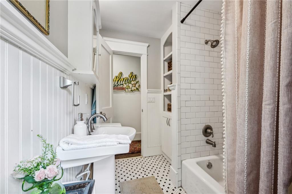 901 United Avenue SE