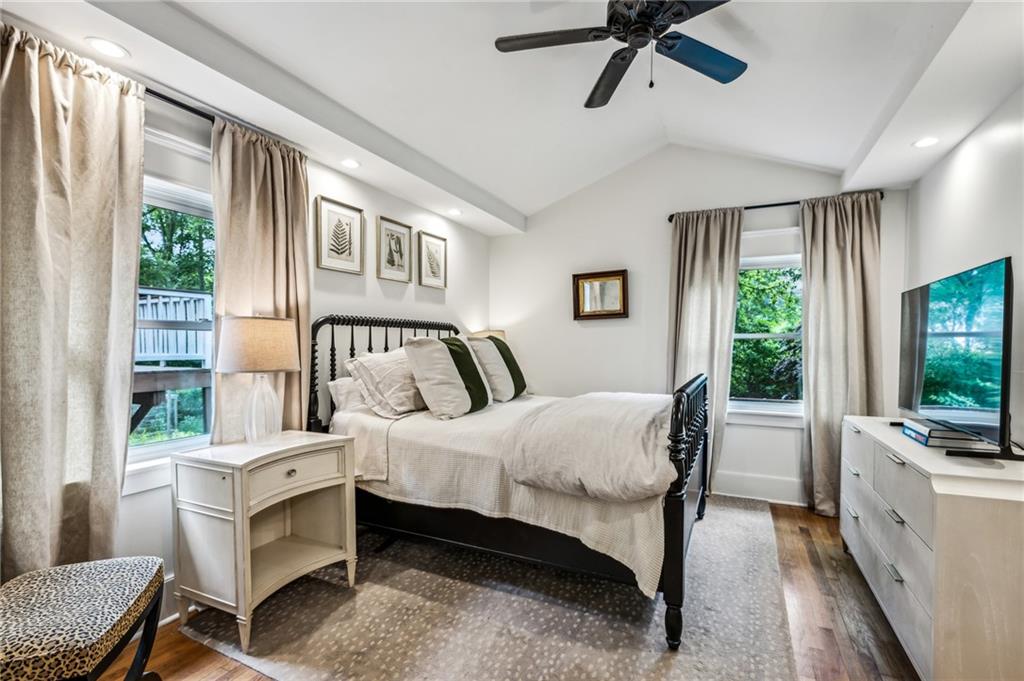 901 United Avenue SE