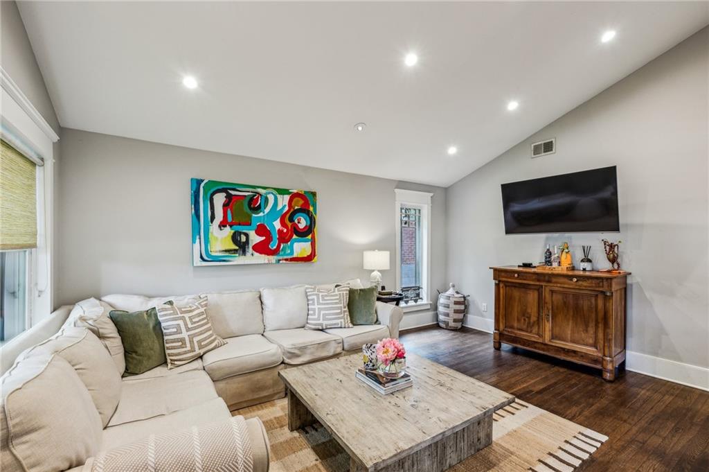 901 United Avenue SE