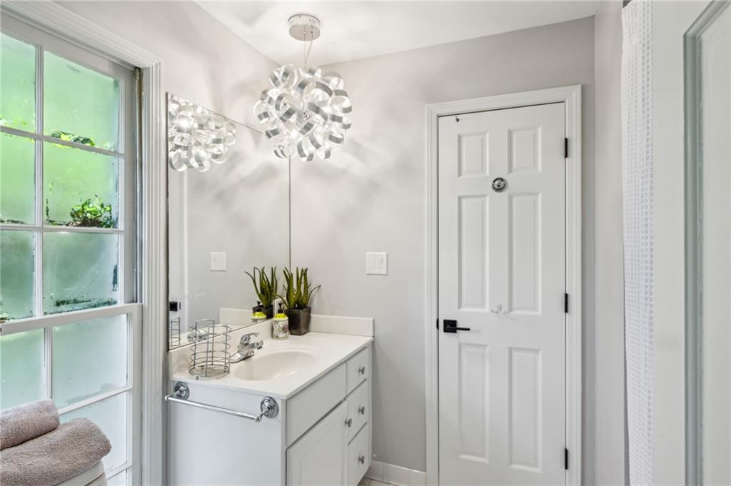 1130 Angelo Court NE