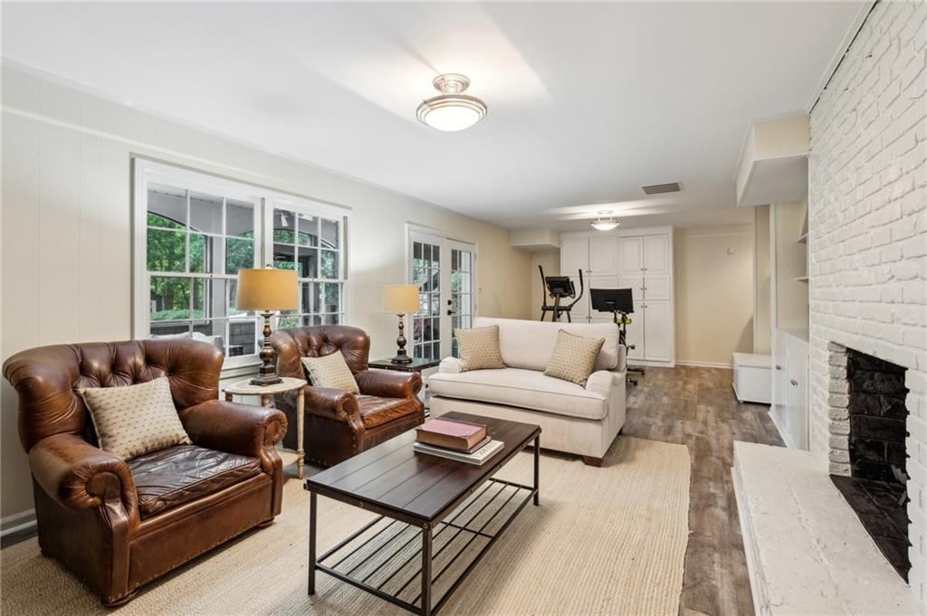 1130 Angelo Court NE