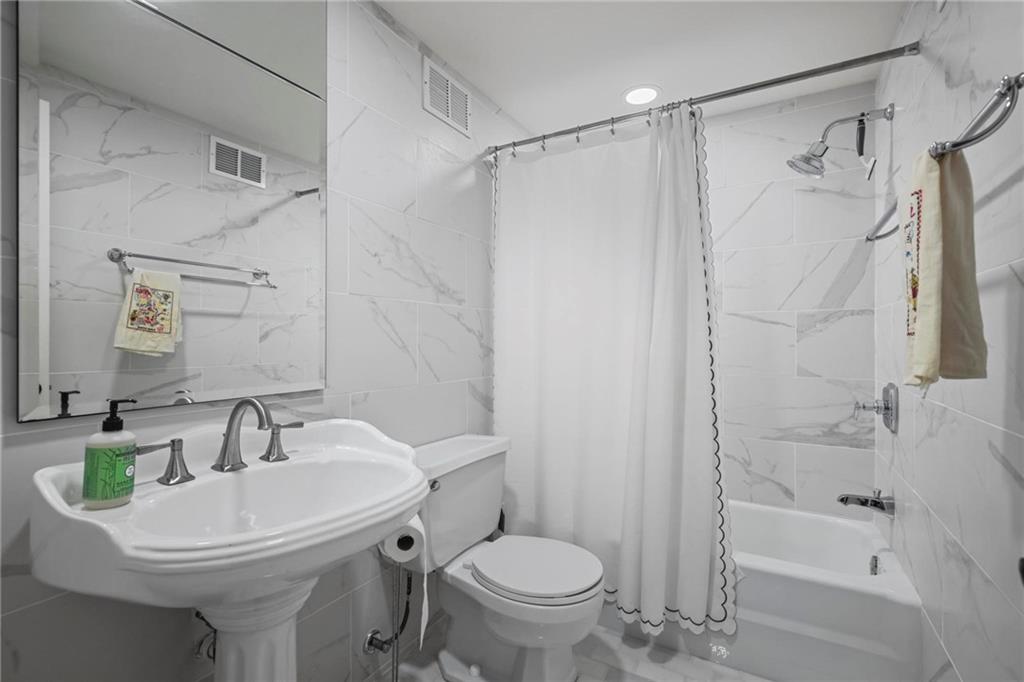 3251 Pinestream Road NW