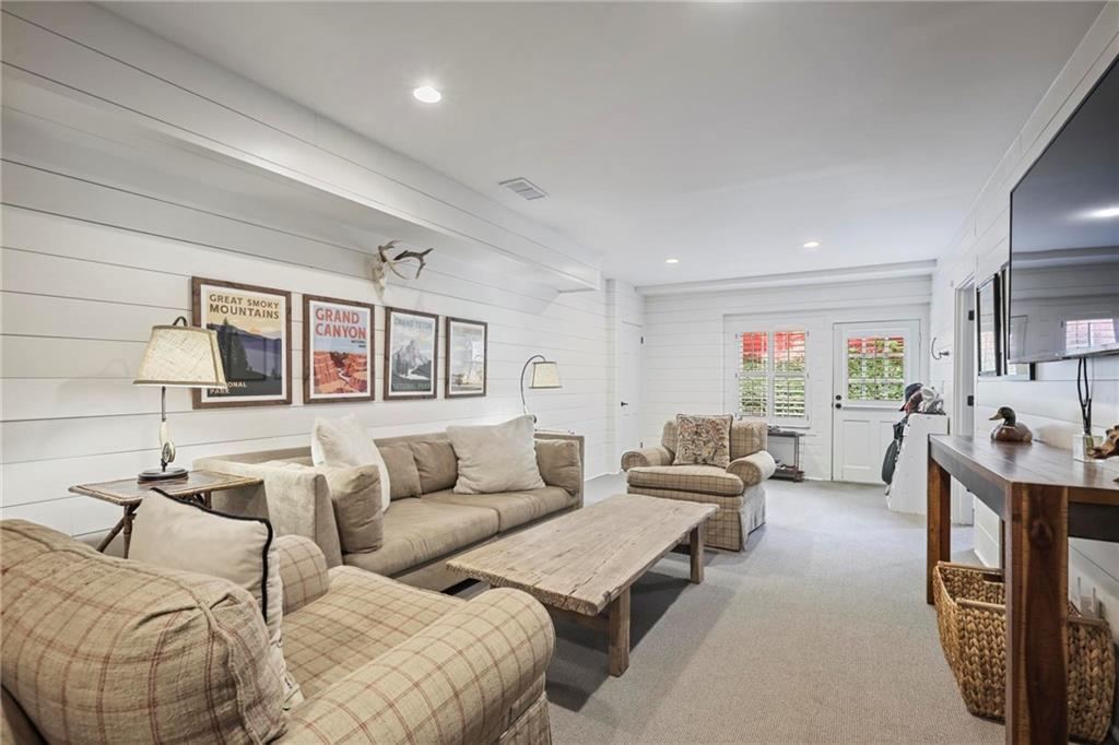 3251 Pinestream Road NW