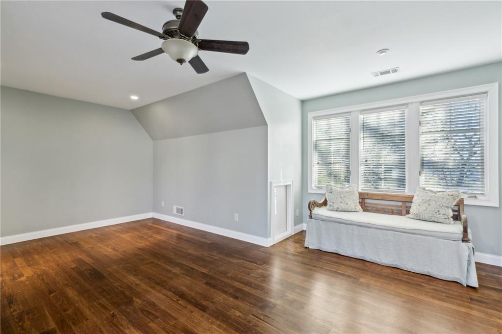 1031 Eulalia Road NE