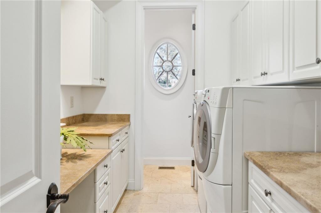 1031 Eulalia Road NE