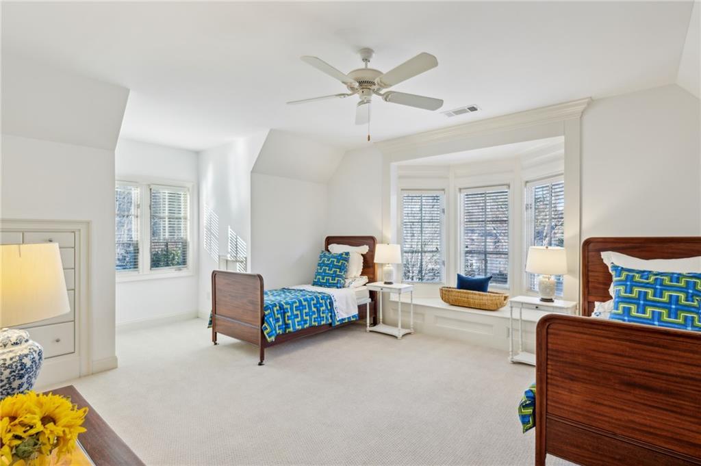 1031 Eulalia Road NE