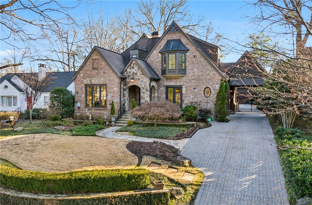 1031 Eulalia Road NE