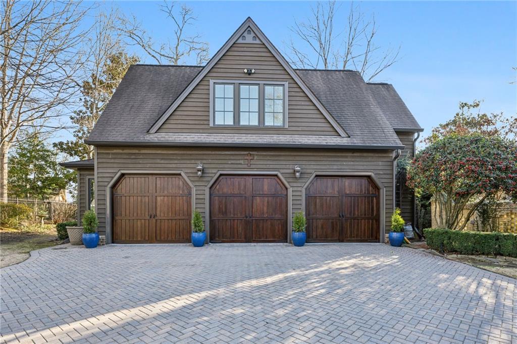 1031 Eulalia Road NE