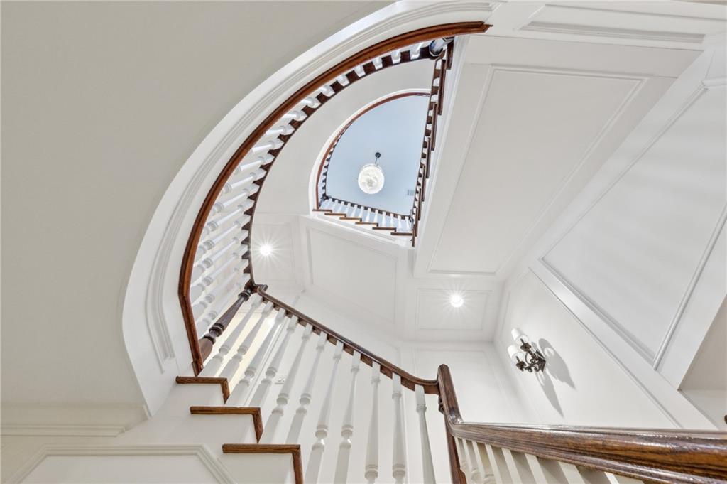 1031 Eulalia Road NE