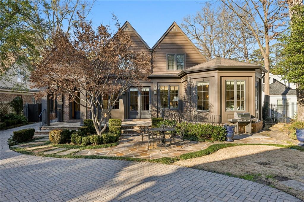 1031 Eulalia Road NE