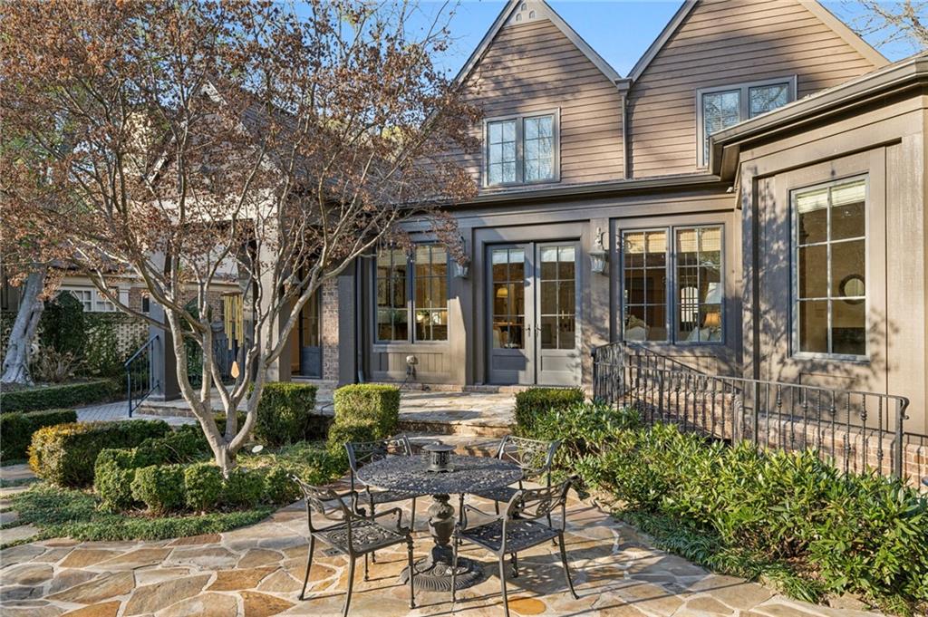 1031 Eulalia Road NE