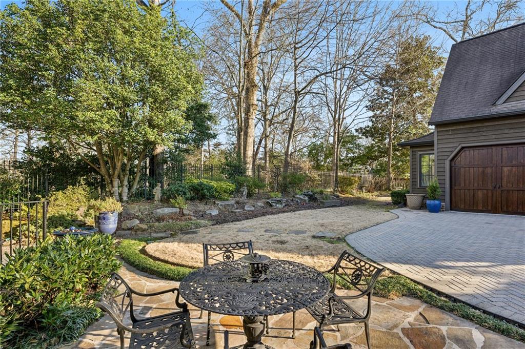 1031 Eulalia Road NE