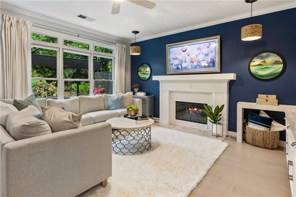 1450 Crescent Walk
