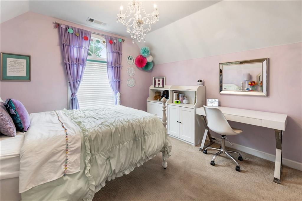 1450 Crescent Walk