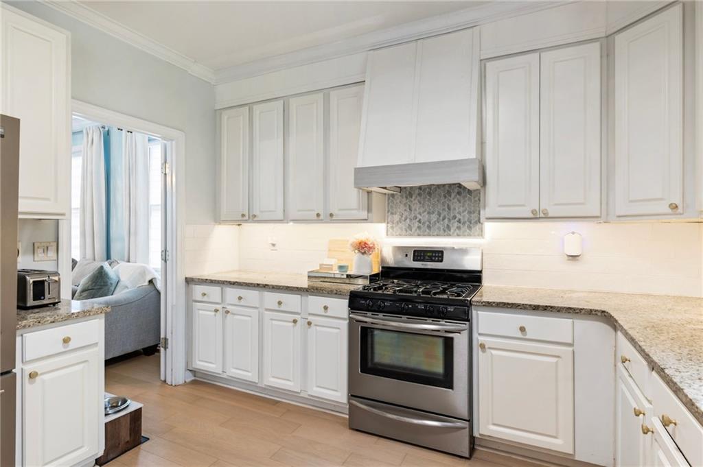 1450 Crescent Walk