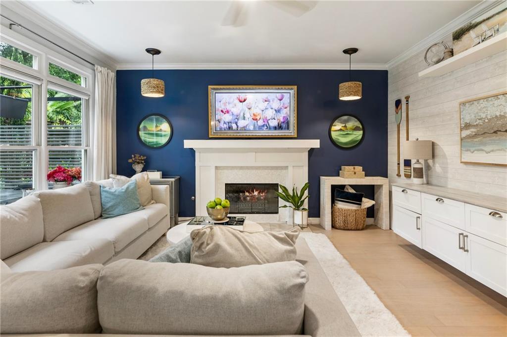 1450 Crescent Walk
