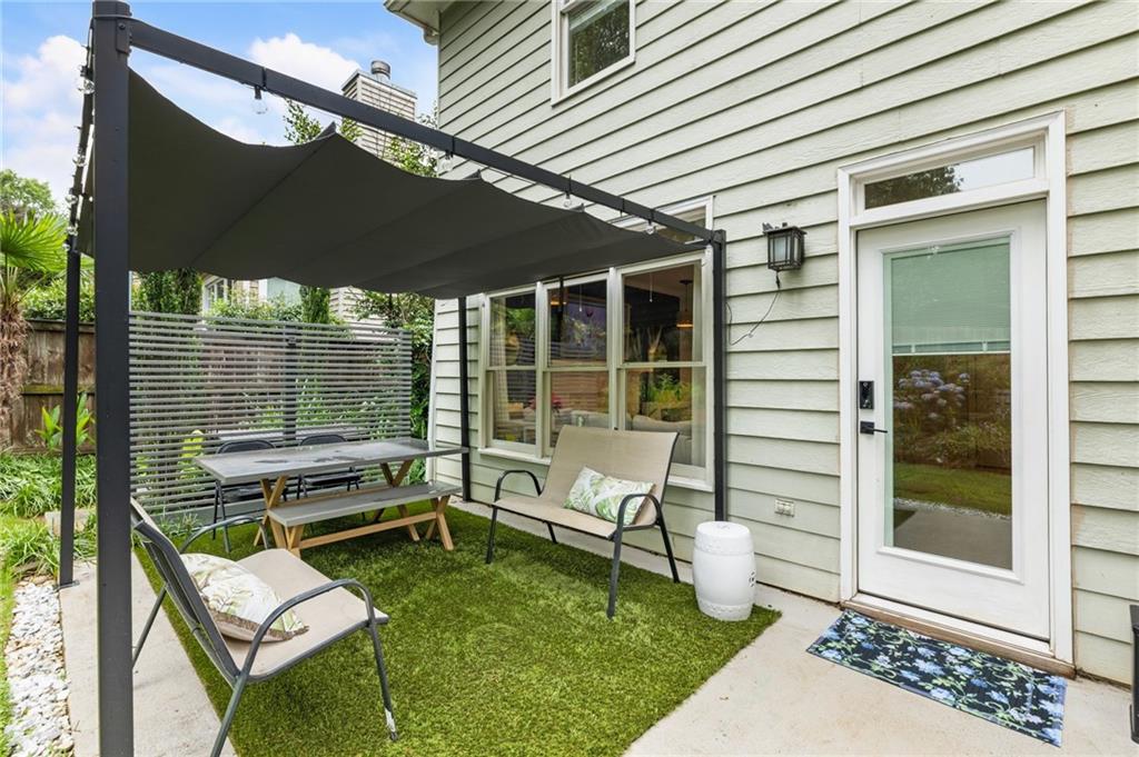 1450 Crescent Walk