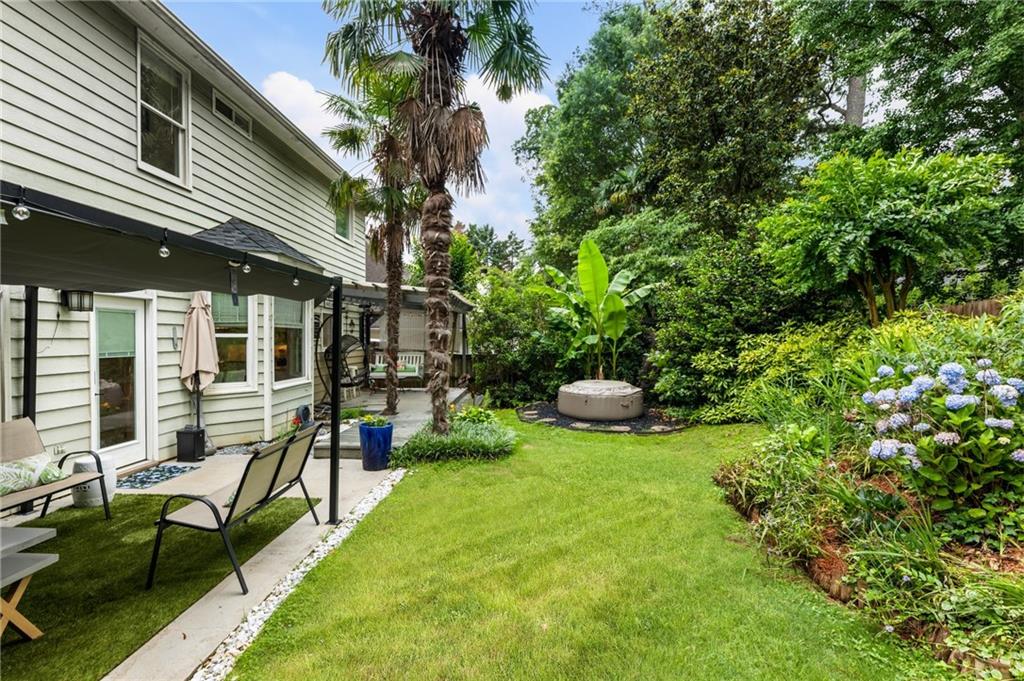 1450 Crescent Walk
