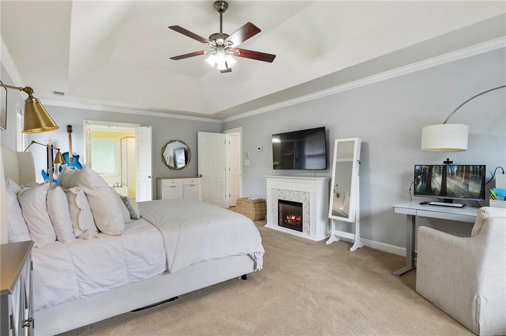 1450 Crescent Walk