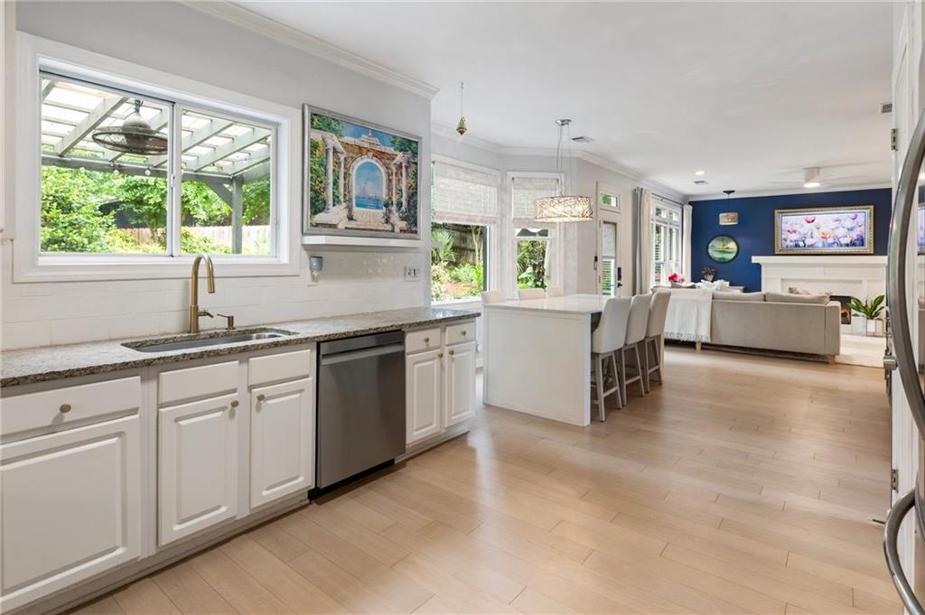 1450 Crescent Walk