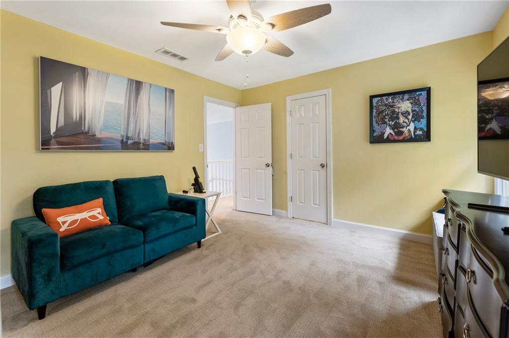 1450 Crescent Walk