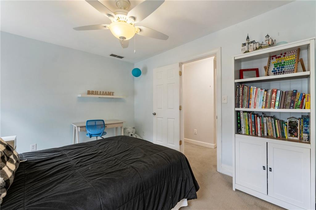 1450 Crescent Walk
