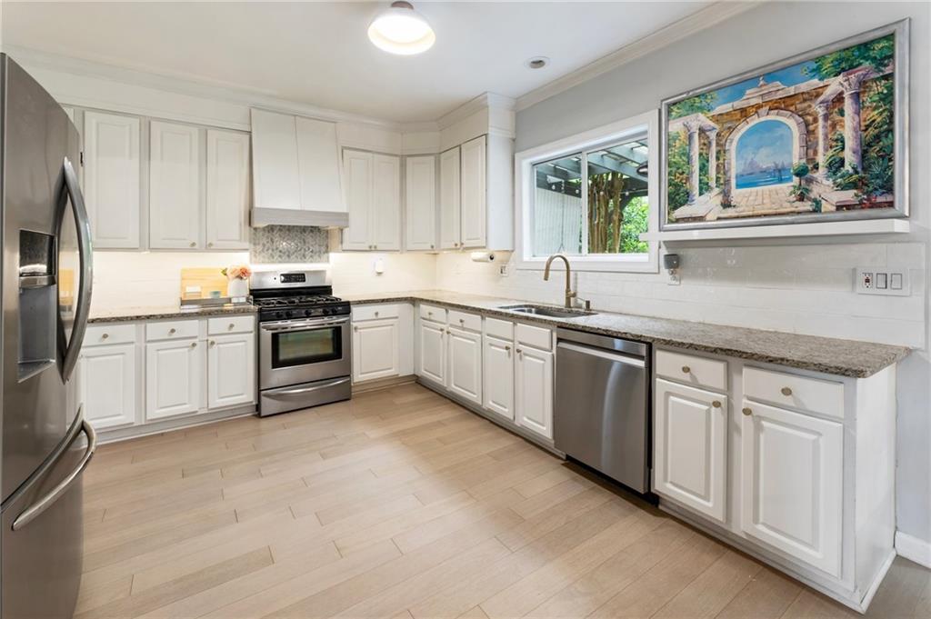 1450 Crescent Walk