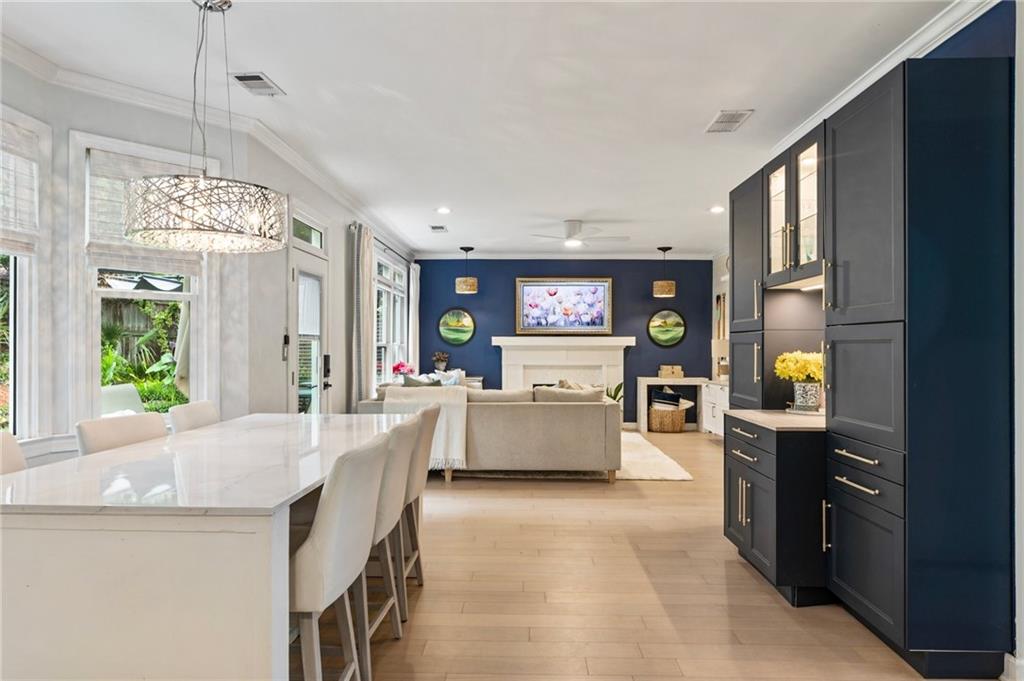 1450 Crescent Walk