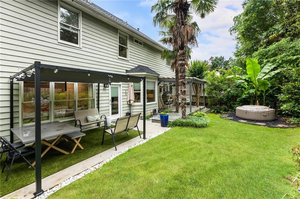 1450 Crescent Walk