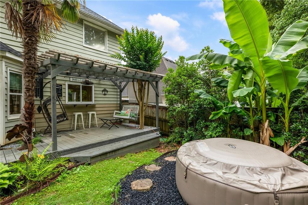 1450 Crescent Walk