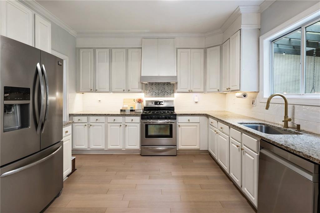 1450 Crescent Walk