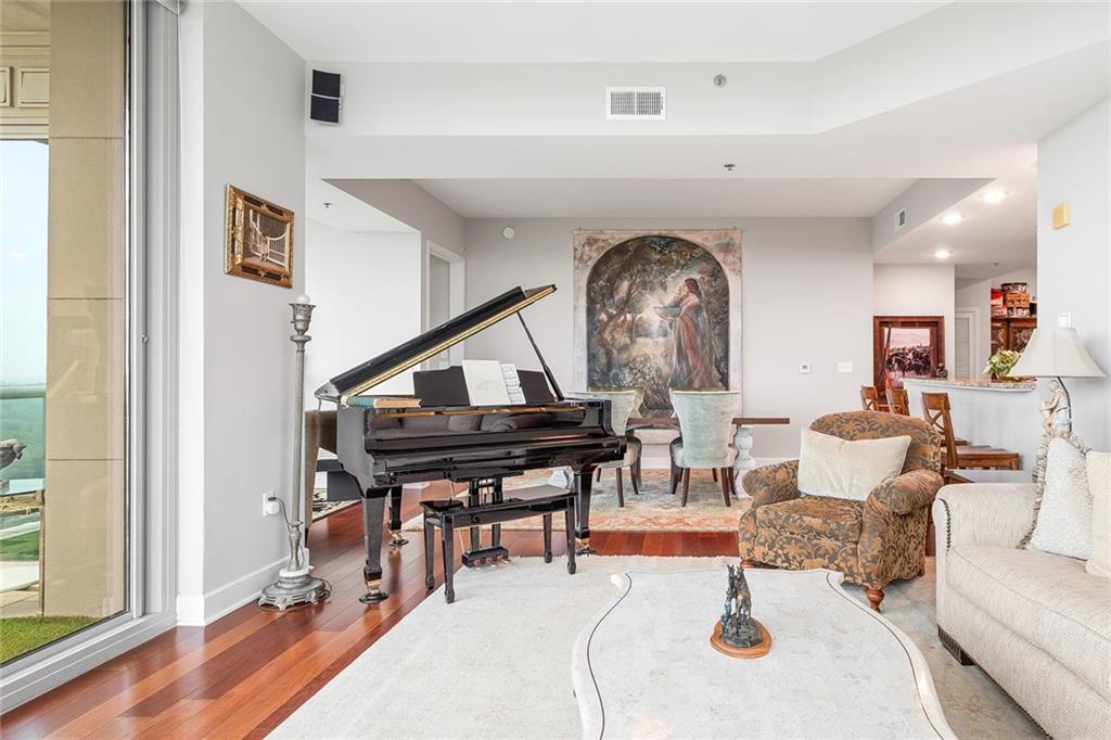 2795 Peachtree Road NE Unit 2101