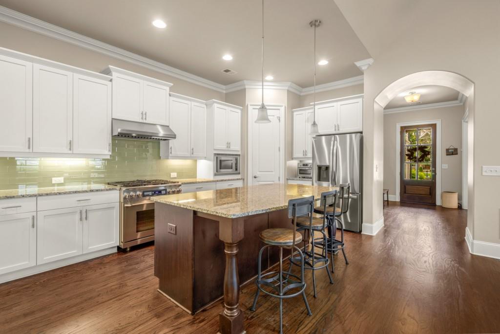 2700 Vinings Orchard Circle