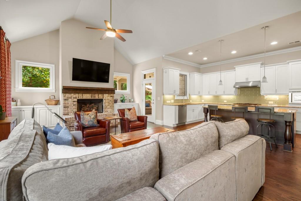 2700 Vinings Orchard Circle