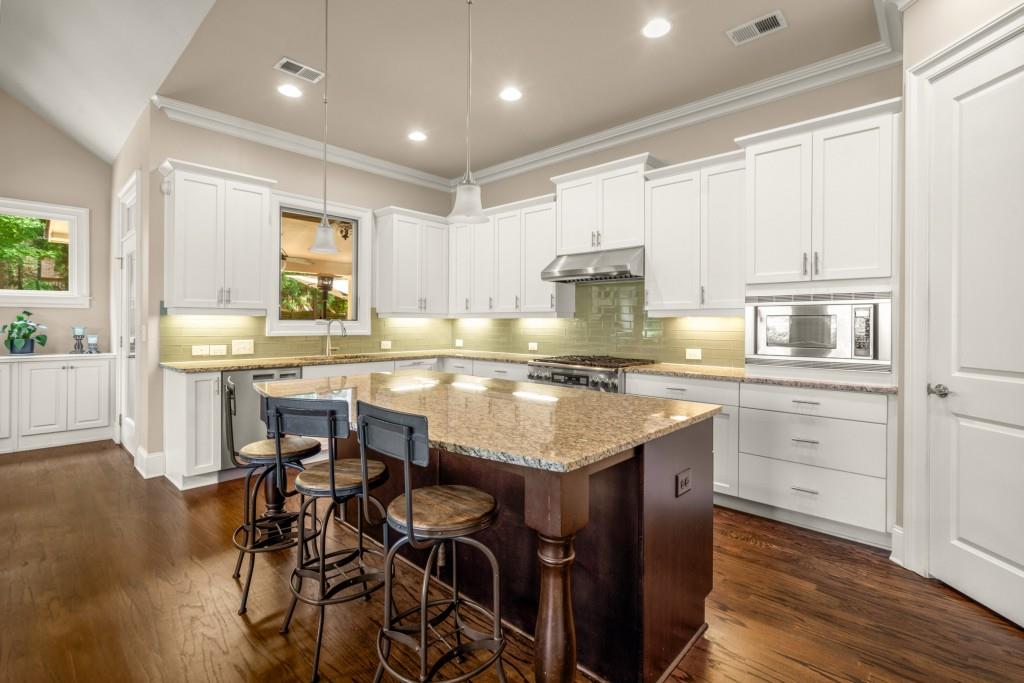 2700 Vinings Orchard Circle