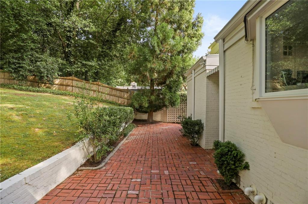 1836 Colland Drive NW