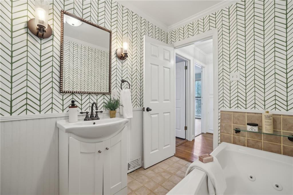 1836 Colland Drive NW