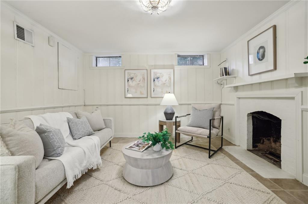 1836 Colland Drive NW