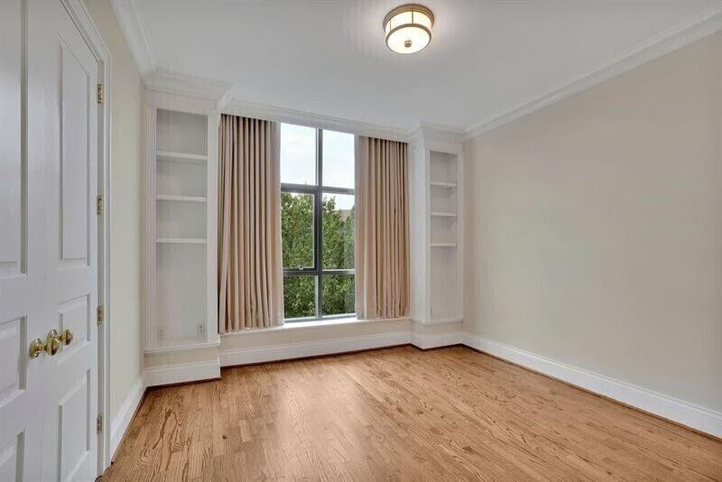 750 Park Avenue NE Unit 6E