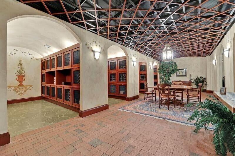 750 Park Avenue NE Unit 6E