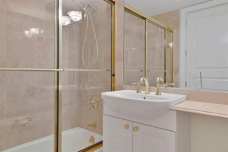 750 Park Avenue NE Unit 6E