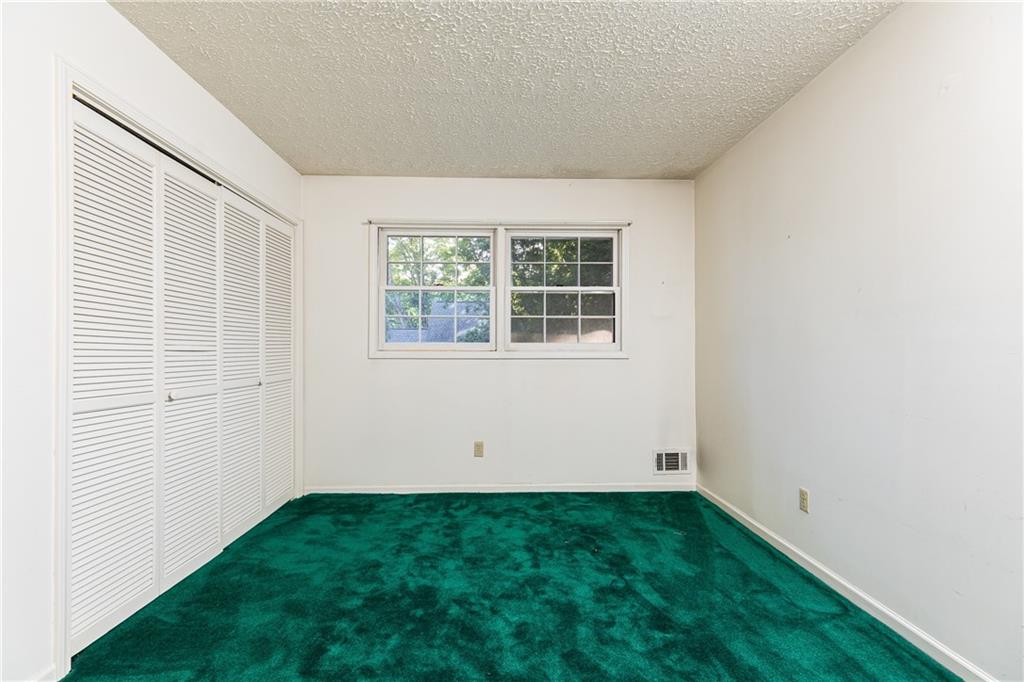 746 Gladstone Road NW