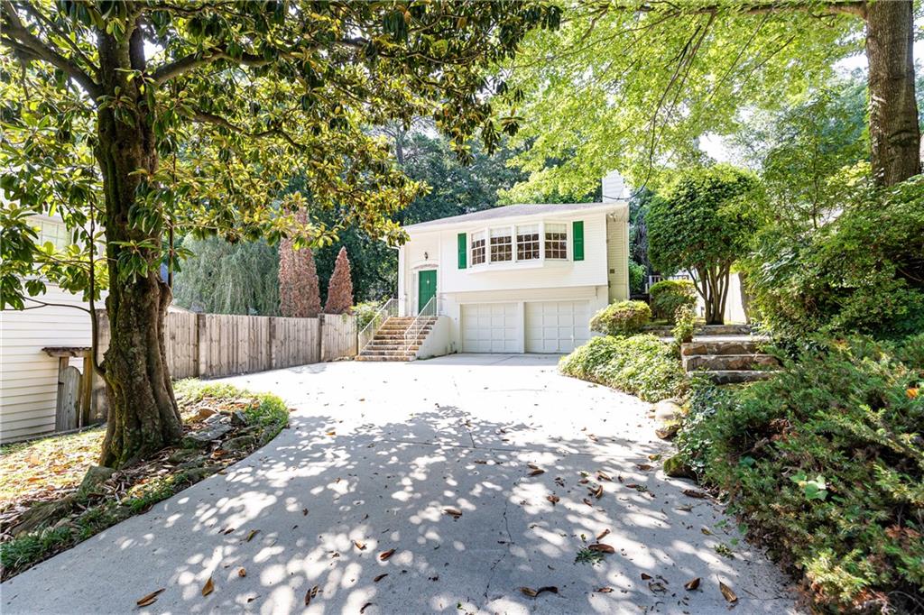 746 Gladstone Road NW