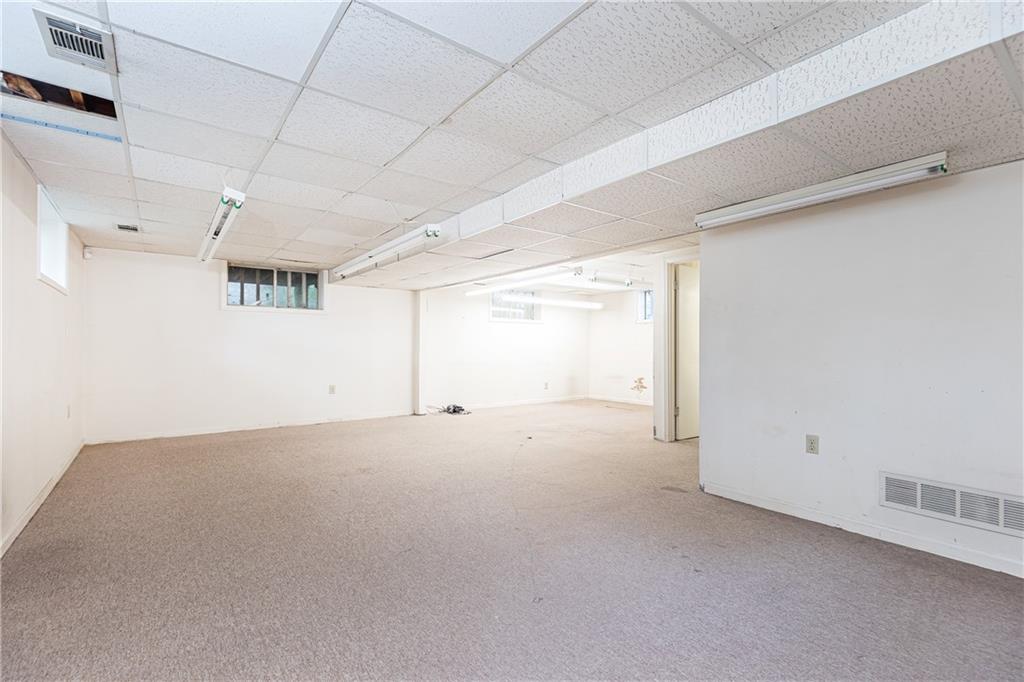 746 Gladstone Road NW