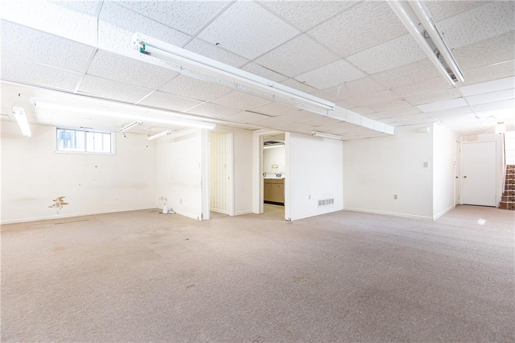 746 Gladstone Road NW