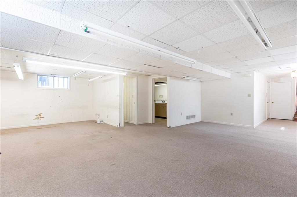 746 Gladstone Road NW