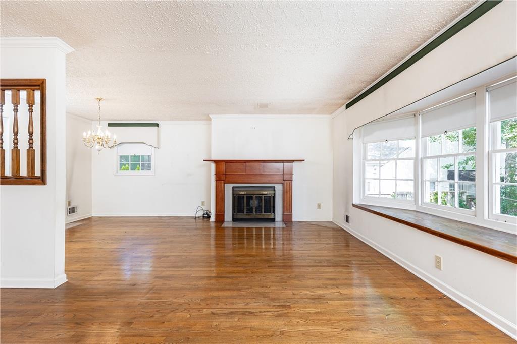 746 Gladstone Road NW